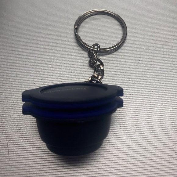Tupperware Micro-urban Mill Keychain - Picture 2 of 4